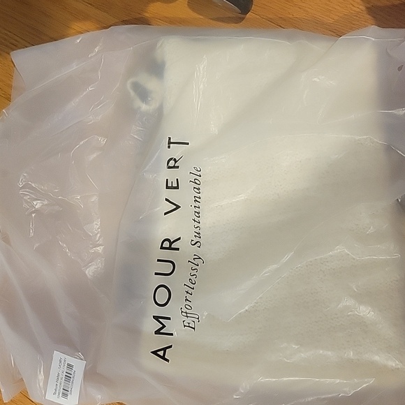 Amour Vert Texture Halter Ivory XL NWT - Picture 4 of 4